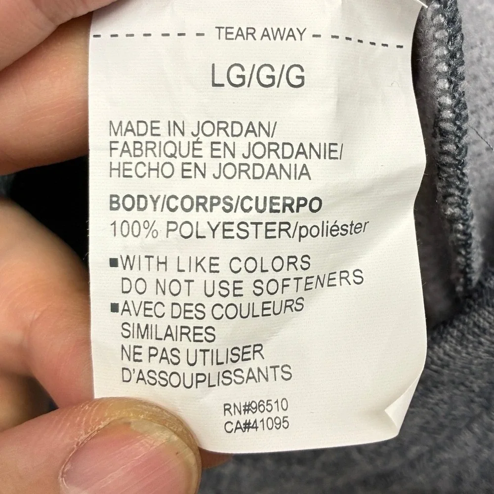 Under Armour no visible